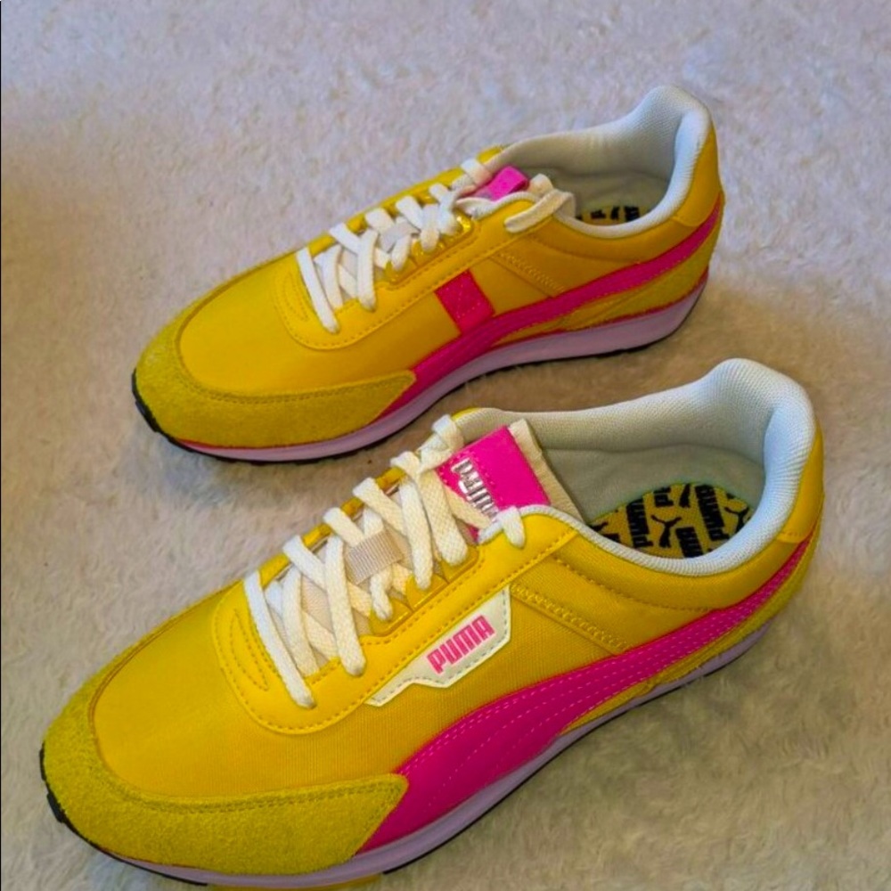 Puma, hot pink and yellow baby!🌸🌼